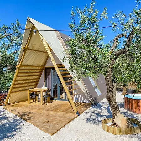 A-luxury Glamping By La Mignola *
