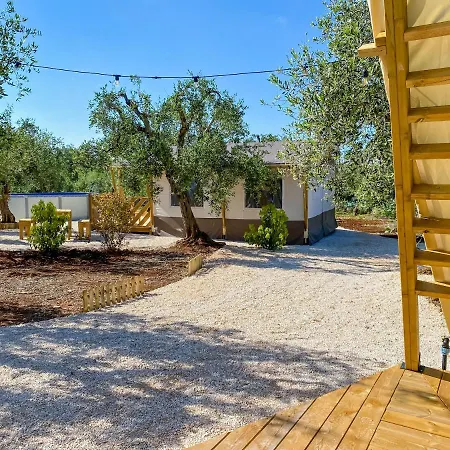 A-luxury Glamping By La Mignola Luxury tent