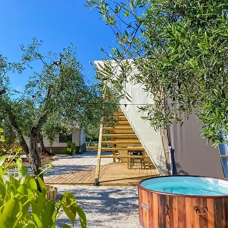 Luxury tent A-luxury Glamping By La Mignola