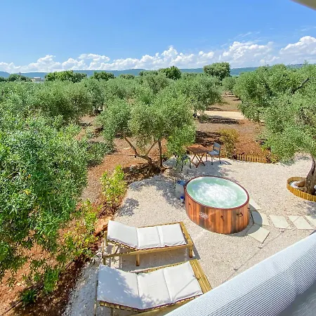 A-luxury Glamping By La Mignola Luxury tent *