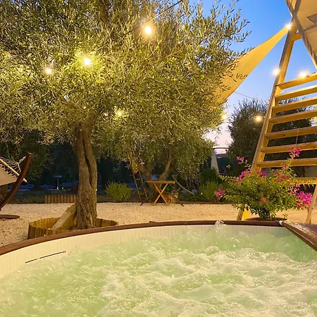 A-luxury Glamping By La Mignola Luxury tent *