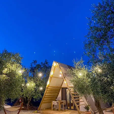 A-luxury Glamping By La Mignola Luxury tent *